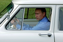 Путин и Медведев обнародовали данные о своих доходах Путин и Медведев обнародовали данные о своих доходах