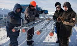 Путина попросили помочь разобраться с проблемой надбавок к заработной плате Путина попросили помочь разобраться с проблемой надбавок к заработной плате