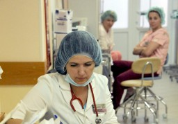 В Забайкалье учителя не получают зарплату, а врачи массово подпадают под сокращение В Забайкалье учителя не получают зарплату, а врачи массово подпадают под сокращение