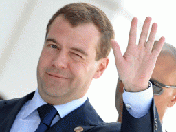 Медведев пообещал повысить зарплату бюджетников Медведев пообещал повысить зарплату бюджетников