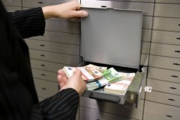 Есть банковский счет — плати налог Есть банковский счет — плати налог