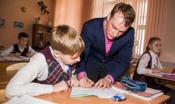 Ростовские учителя богаче остальных Ростовские учителя богаче остальных