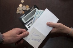Антон Силуанов рассказал, как вывести зарплату россиян из «тени» Антон Силуанов рассказал, как вывести зарплату россиян из «тени»