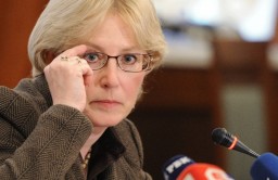 Глава Минздрава отчиталась о темпах роста зарплат медиков Глава Минздрава отчиталась о темпах роста зарплат медиков