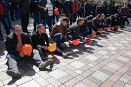 Голодающие шахтеры из Ростовской области намерены дойти до Москвы Голодающие шахтеры из Ростовской области намерены дойти до Москвы