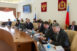 Во Владимире зарплаты чиновников ужмут еще на 10 процентов Во Владимире зарплаты чиновников ужмут еще на 10 процентов