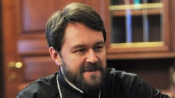 Митрополит Иларион отчитал чиновников за непомерно большие зарплаты Митрополит Иларион отчитал чиновников за непомерно большие зарплаты