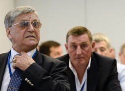 Сто семьдесят бездельников на зарплате! Сто семьдесят бездельников на зарплате!