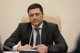 Жены водителей – губернатору: «Верните долги по зарплате!» Жены водителей – губернатору: «Верните долги по зарплате!»