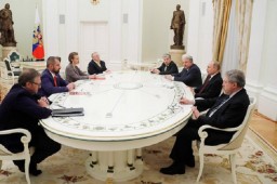 Вберут ли новые «майские указы» лучшее из программ остальных кандидатов? Вберут ли новые «майские указы» лучшее из программ остальных кандидатов?