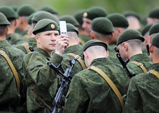 Наркозависимых военных будут лишать пособий