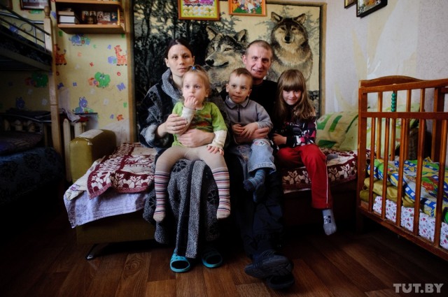 Рождаемость в России планируют поднять с помощью семейной зарплаты